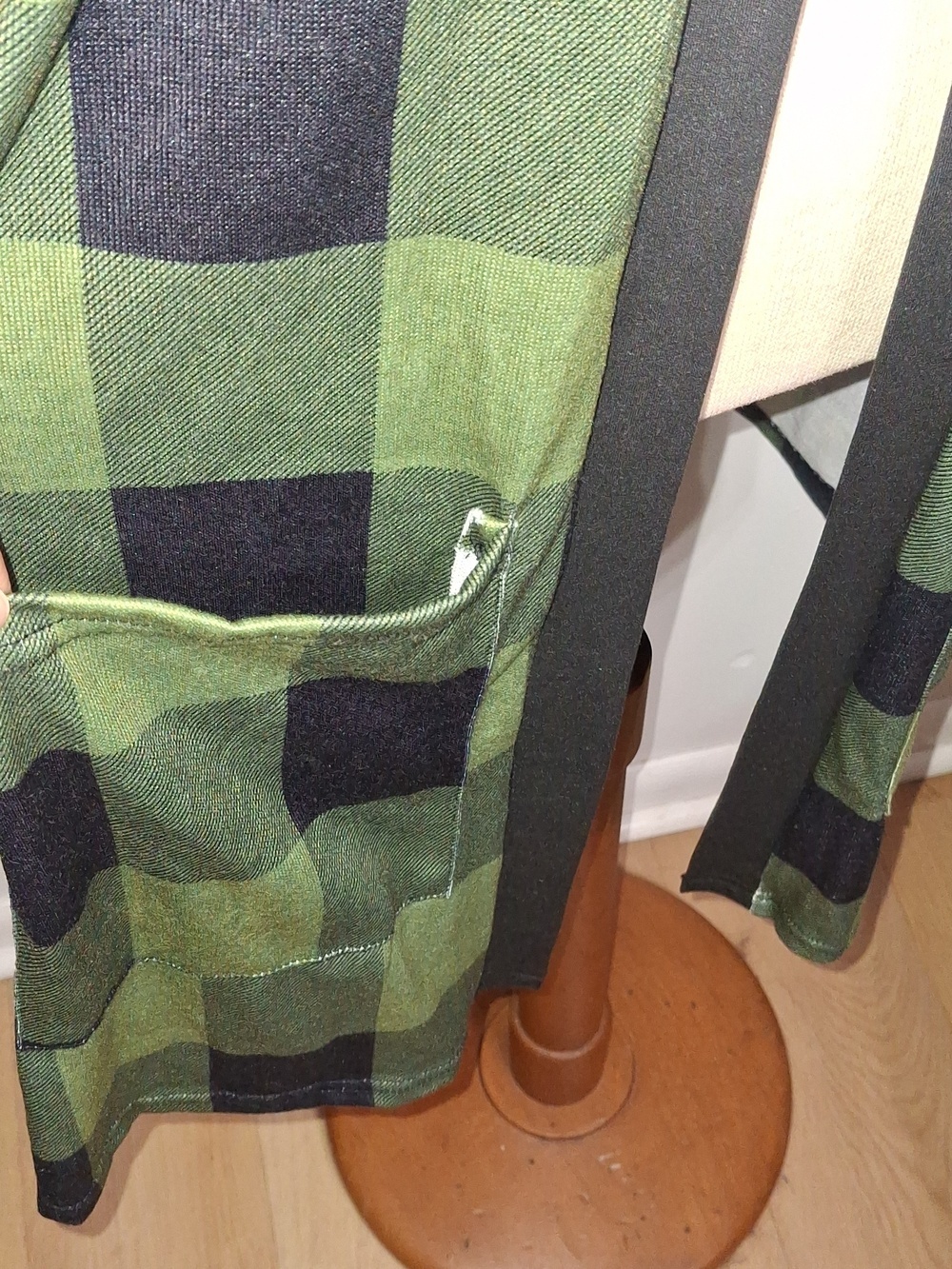 Shein/ Green & Black Plaid Cardigan- W Sz 0 XL/ 12 - Picture 3 of 5
